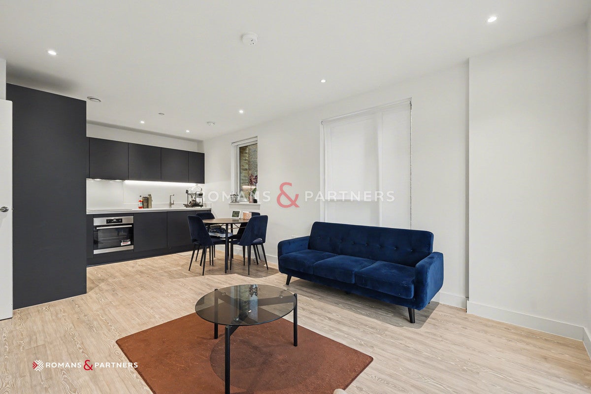 Flat Civic Street in Greater London