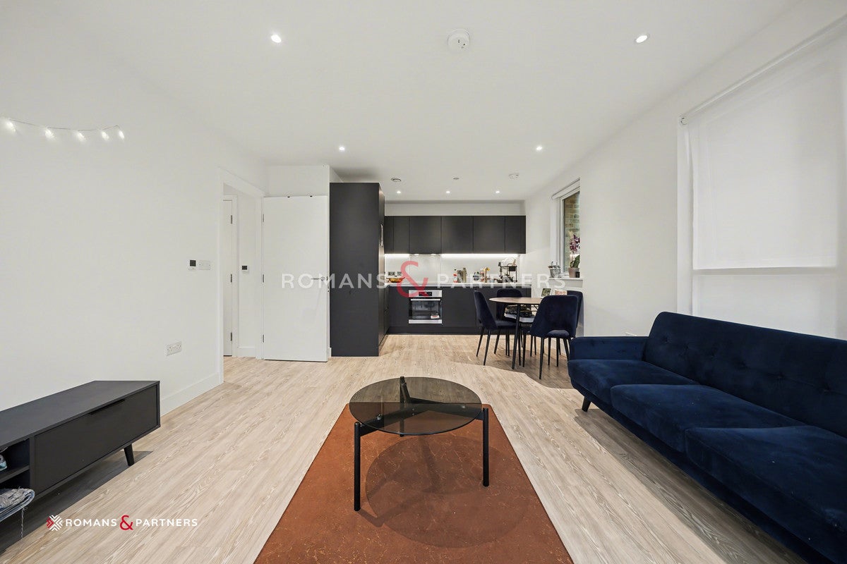 Flat Civic Street in Greater London