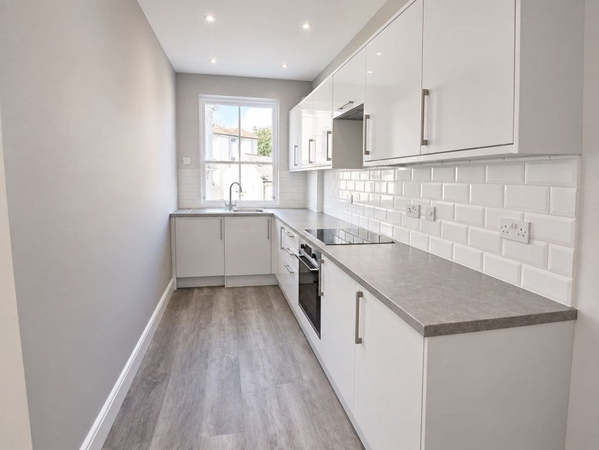 Flat Silchester Road in St Leonards