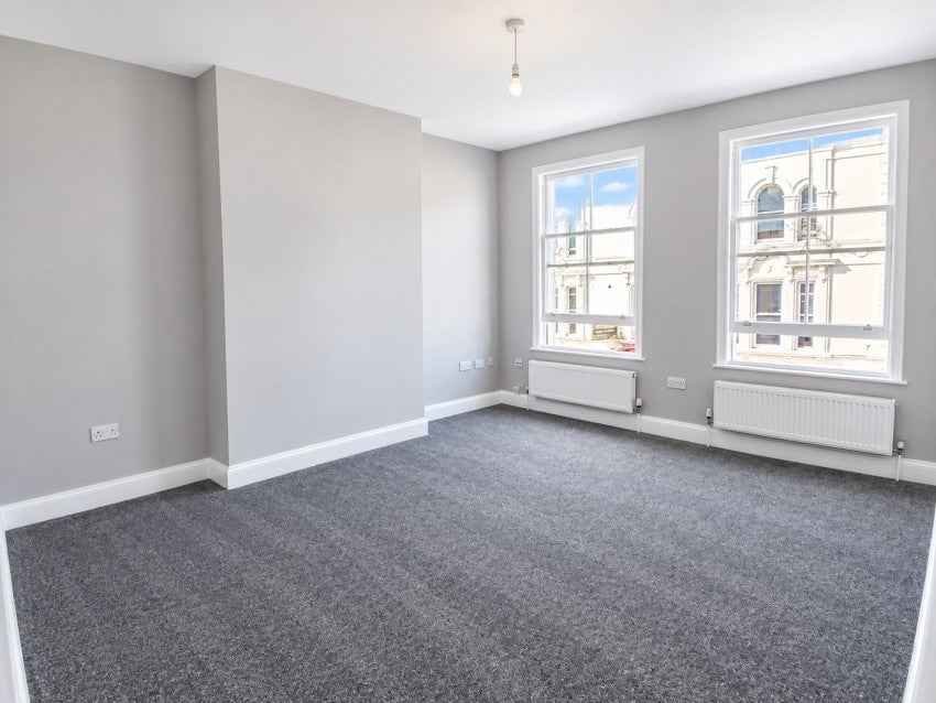 Flat Silchester Road in St Leonards