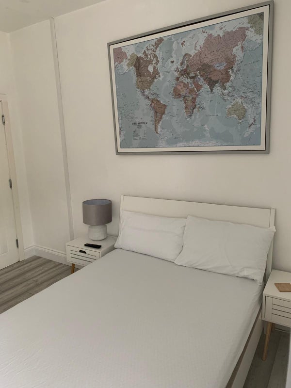 Room Grasmere Street in Liverpool