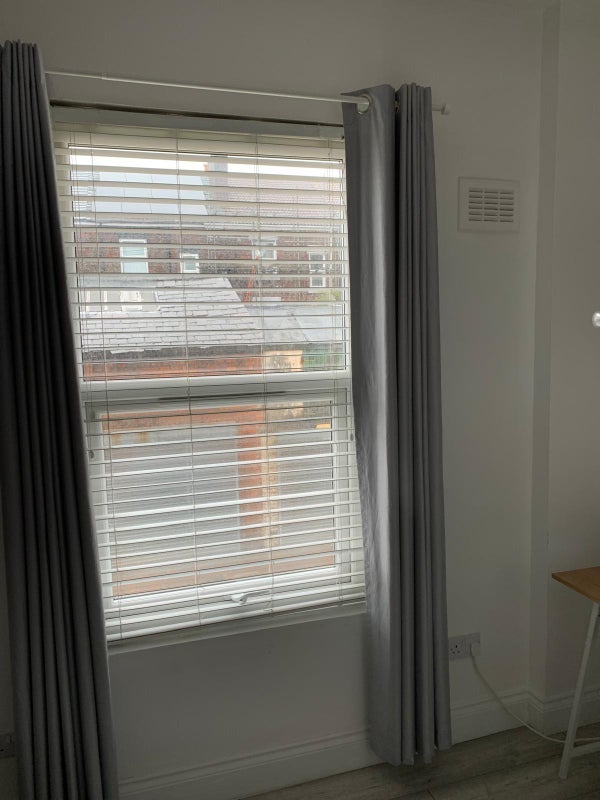 Room Grasmere Street in Liverpool