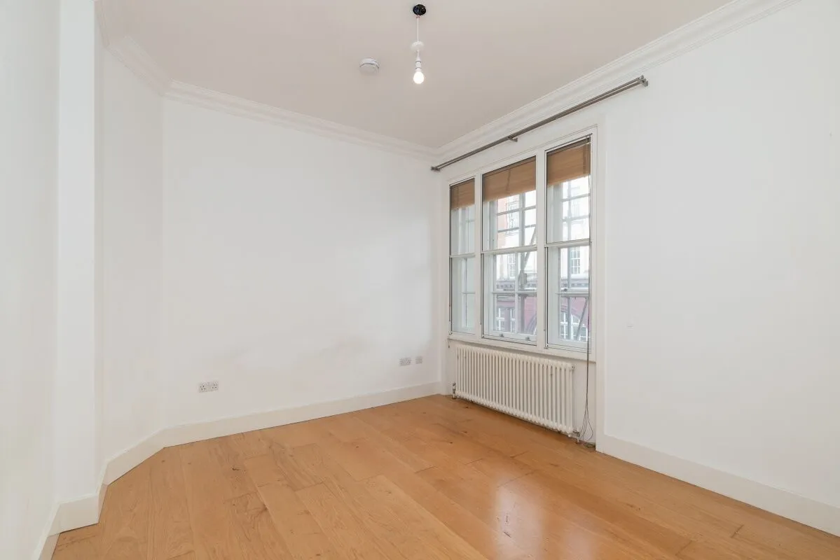 Flat Cranbourn Street in City of Westminster