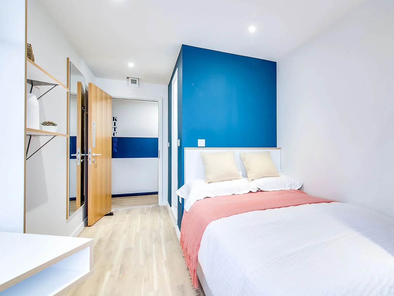 Room Imperial Road in Greater London