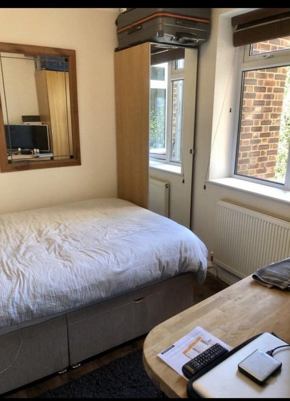Room Spencer Road in Greater London