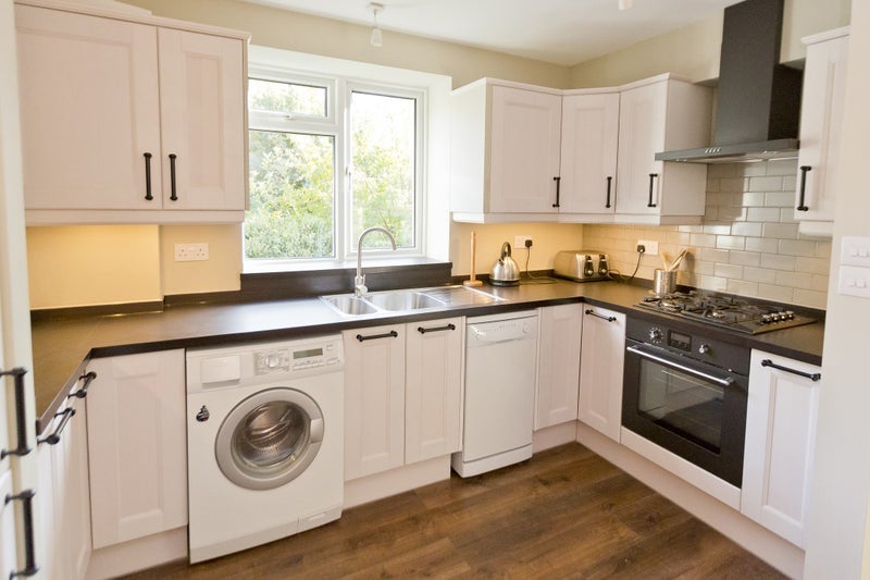 Room Spencer Road in Greater London