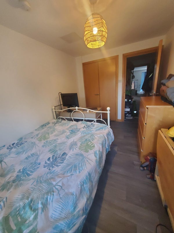 Room Cumberland Road in Bristol