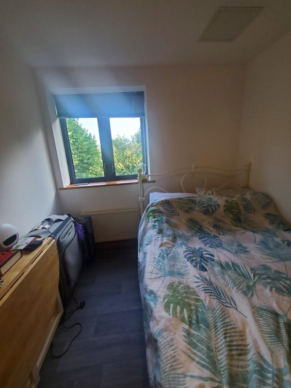 Room Cumberland Road in Bristol