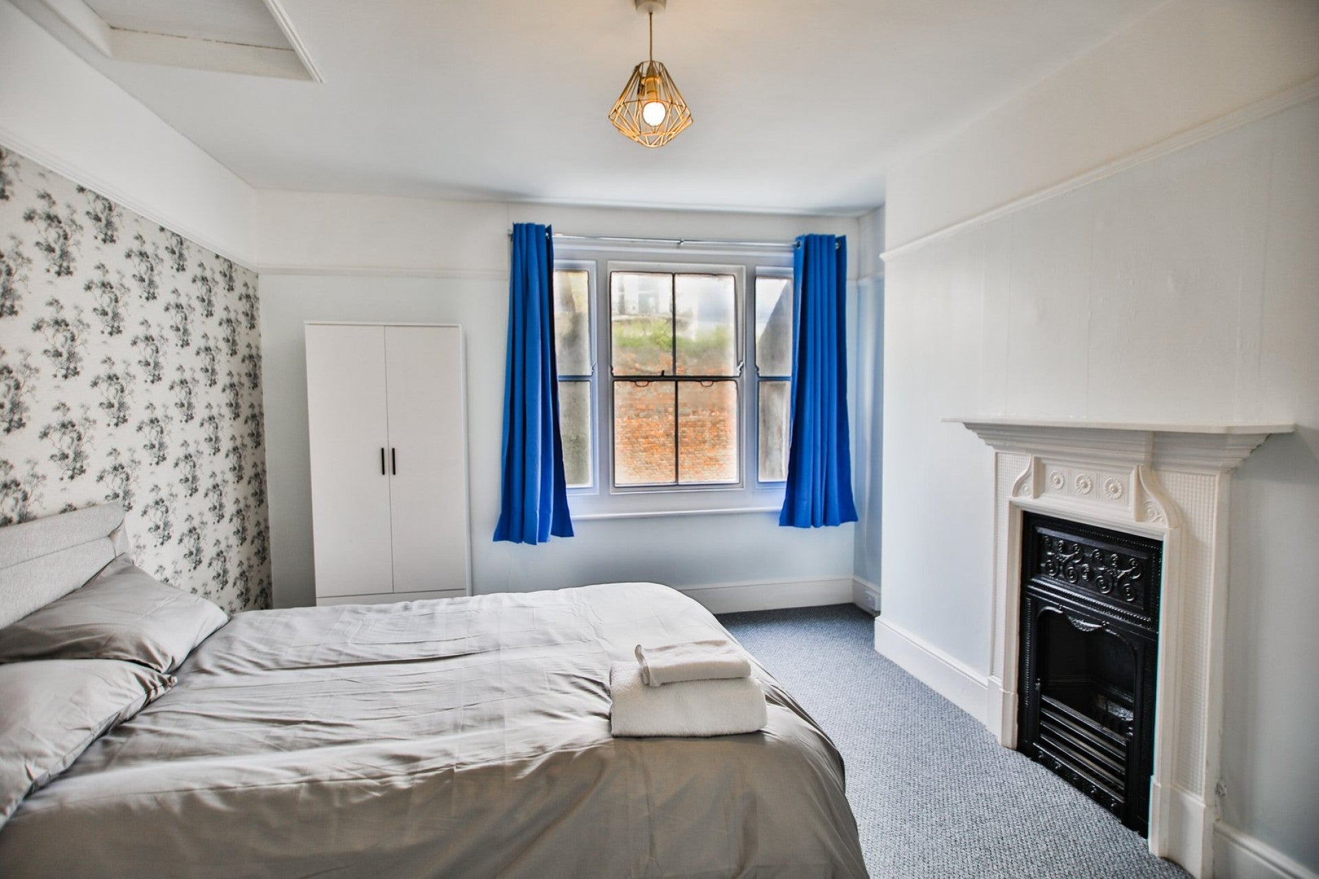 Room White Rock in St Leonards