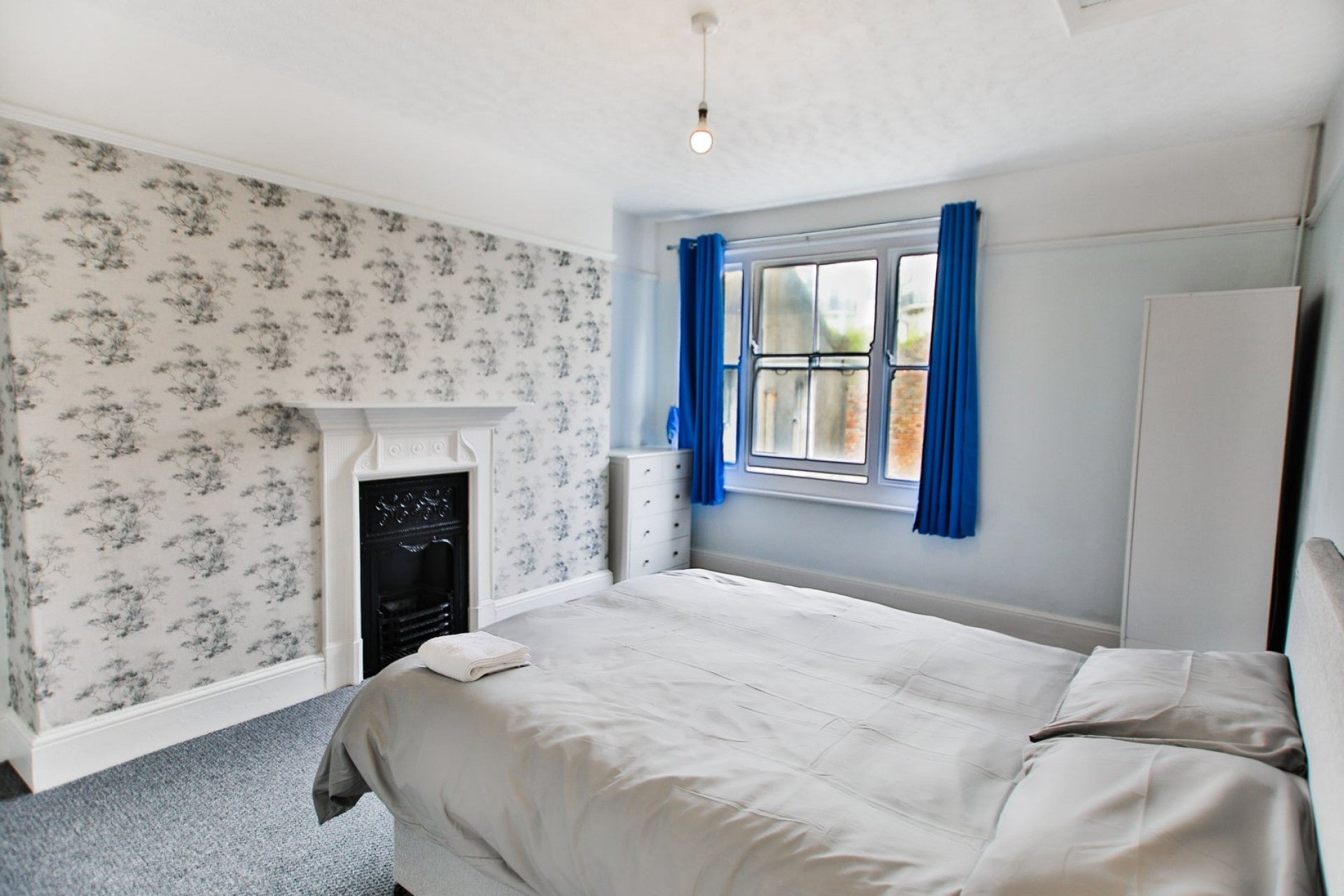 Room White Rock in St Leonards