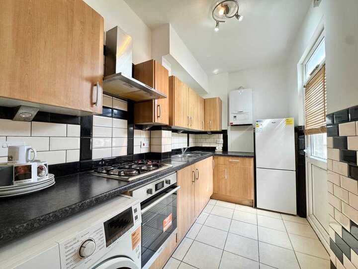 Flat St Clairs Road in Greater London