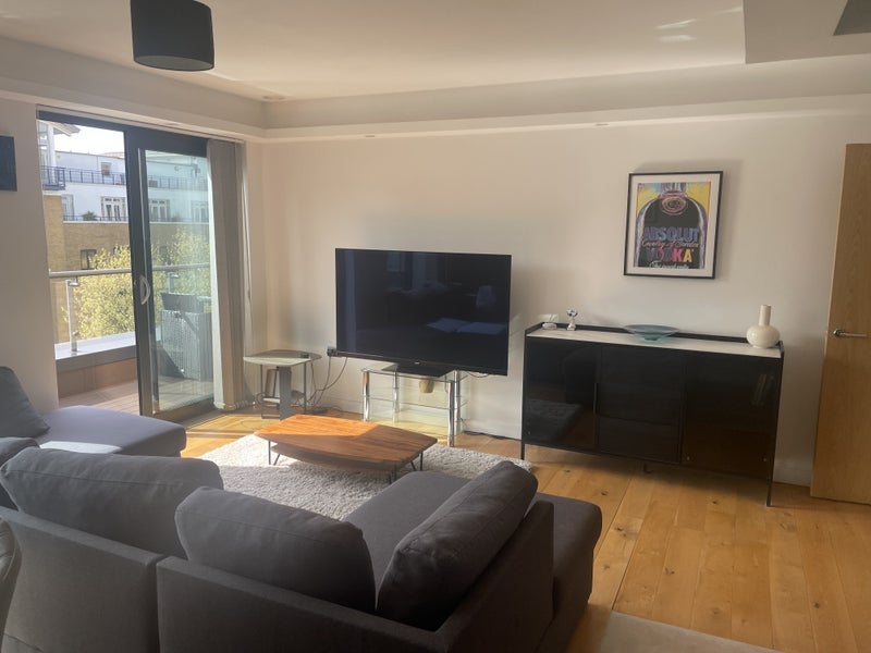 Room Cartwright Street in Greater London