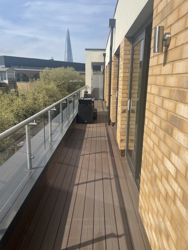 Room Cartwright Street in Greater London