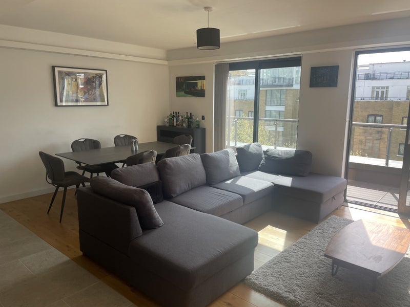 Room Cartwright Street in Greater London