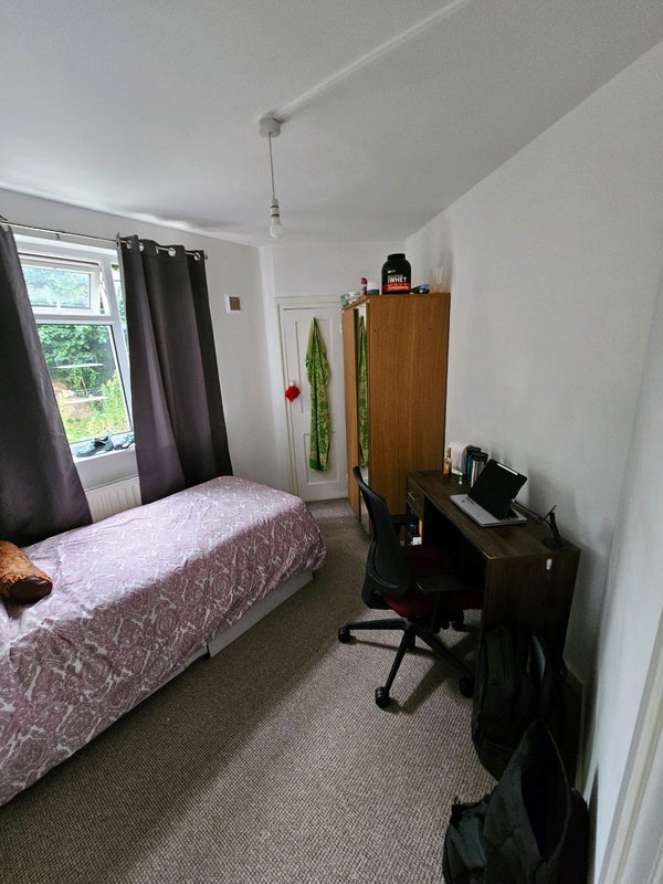 Room Bestwood Street in Greater London
