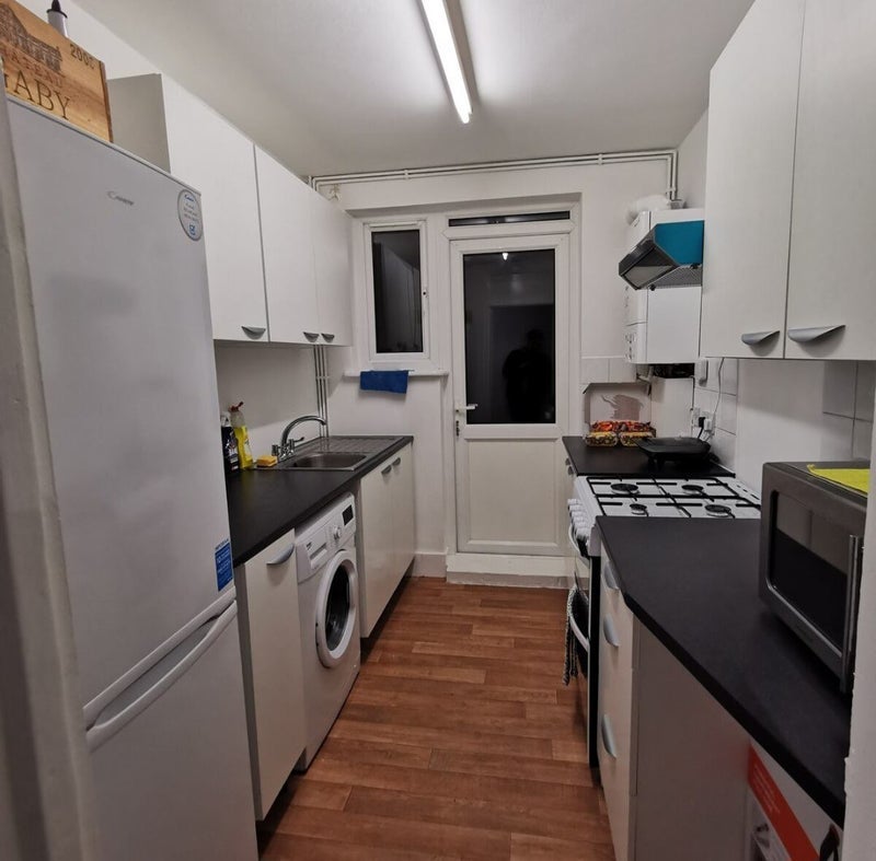 Room Bestwood Street in Greater London