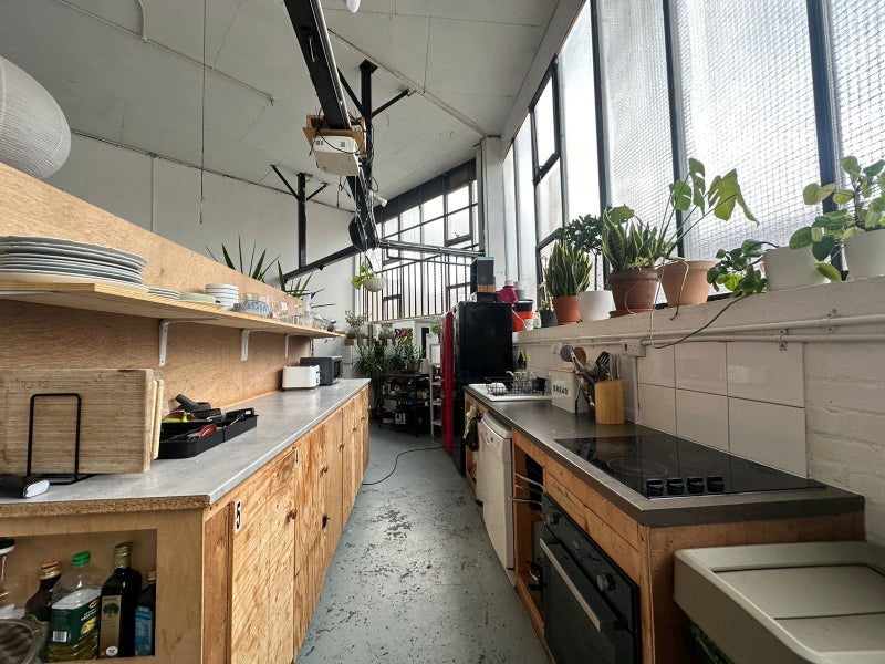 Room Mackintosh Lane in Greater London