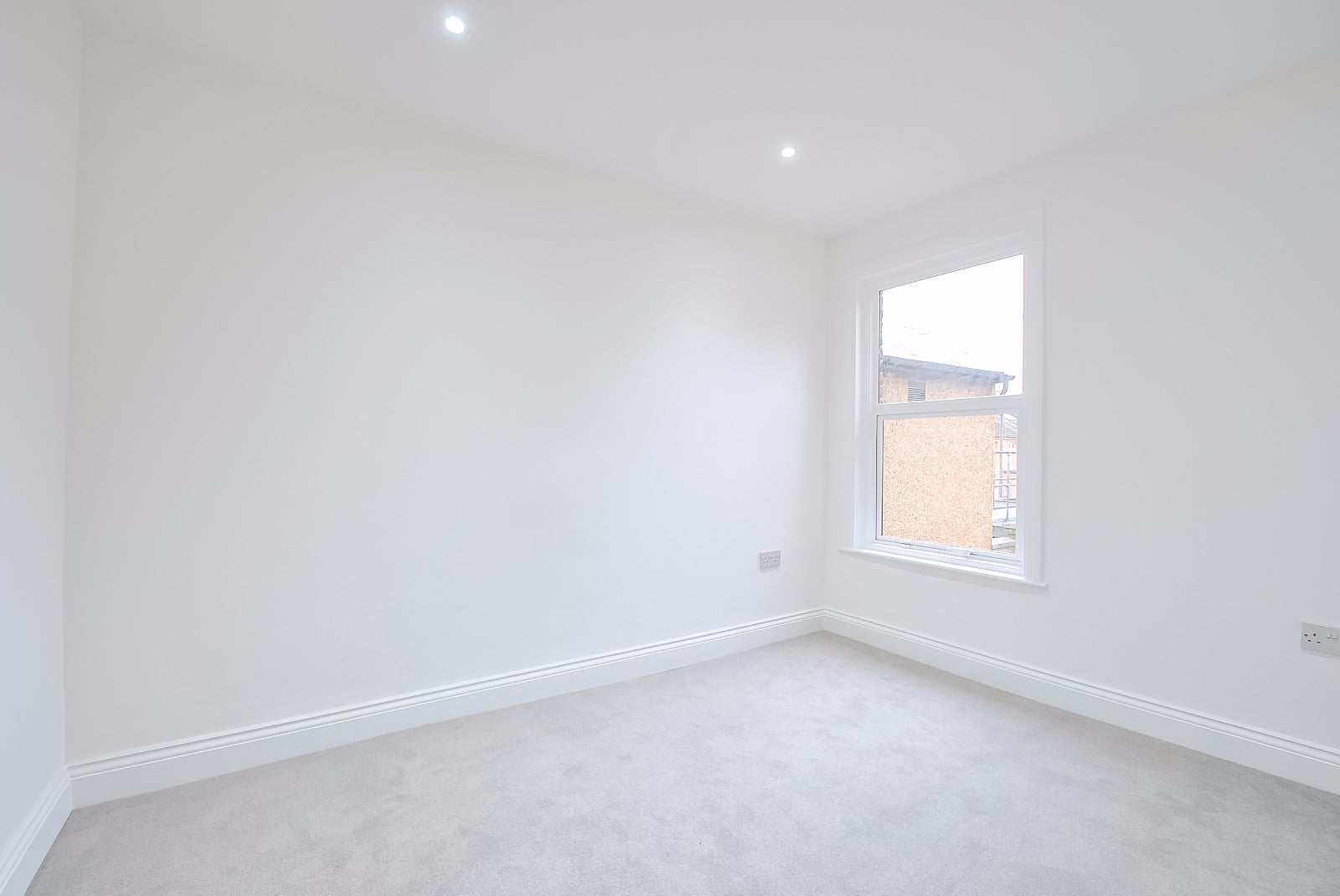 Flat Holywell Road in Watford