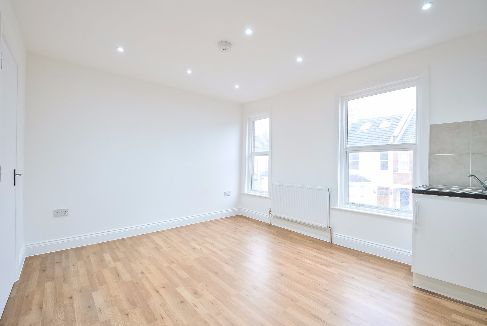 Flat Holywell Road in Watford