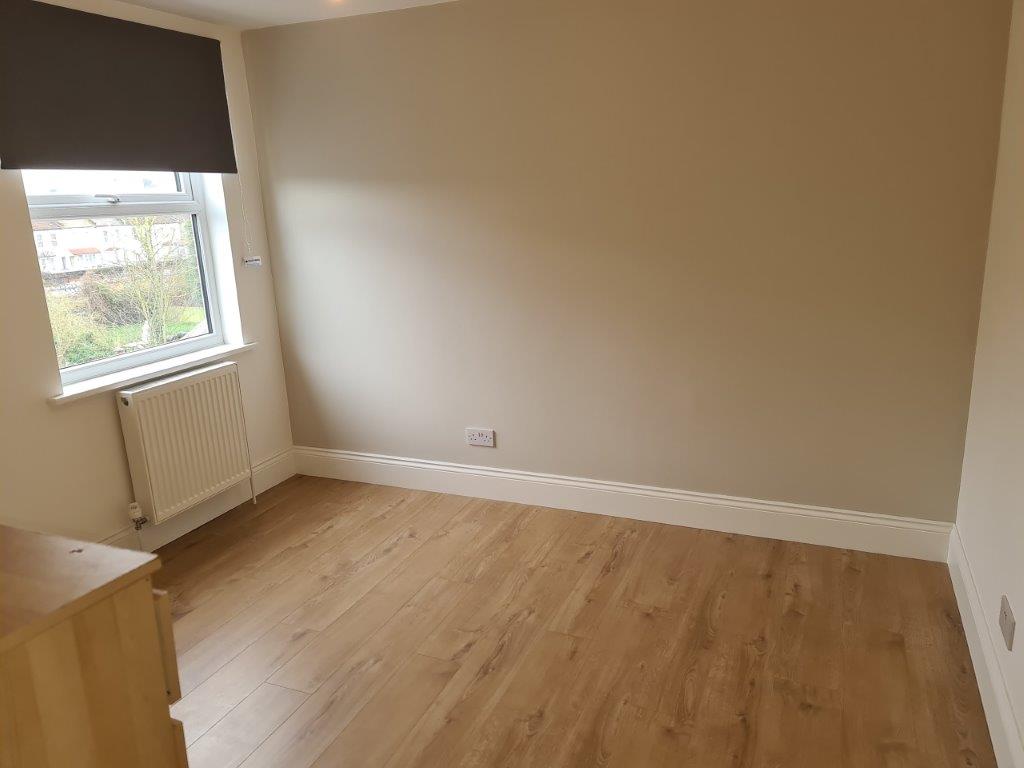 Flat Bensham Manor Road in Greater London