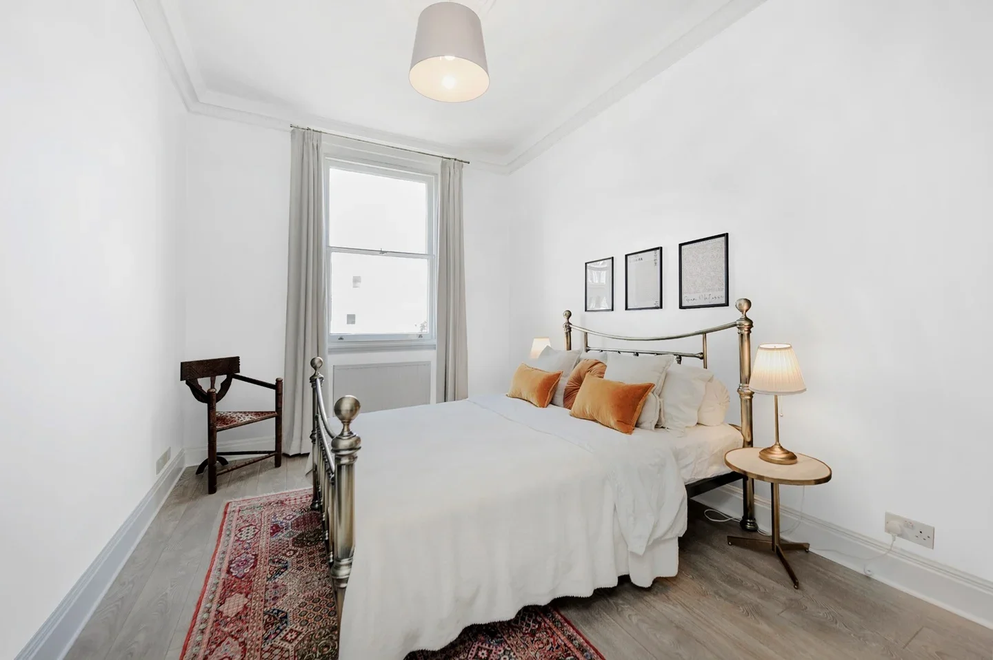 Flat Gloucester Road in Greater London