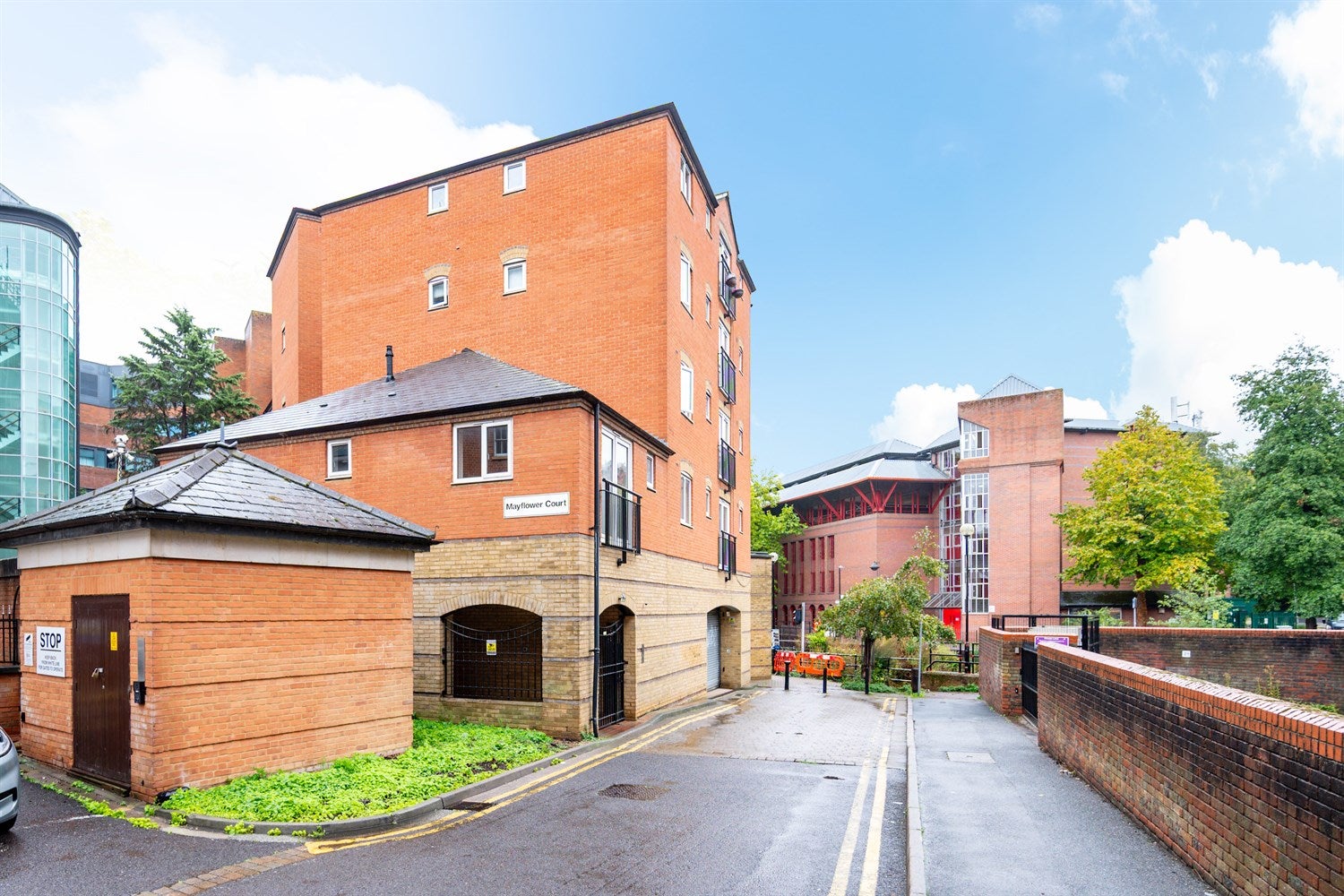 Flat Highbridge Wharf in Reading