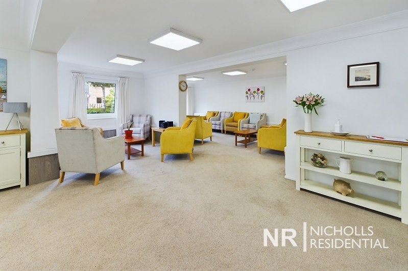 Flat Ashley Avenue in Epsom and Ewell