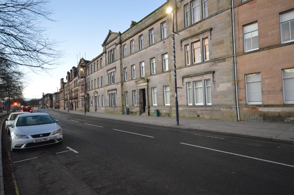 Flat Tay Street in Perth