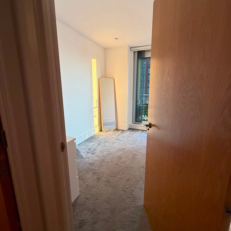 Room Juniper Drive in Greater London
