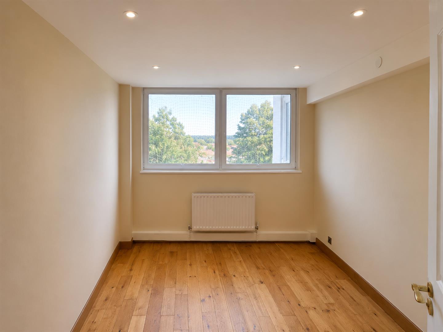 Flat Garsmouth Way in Watford