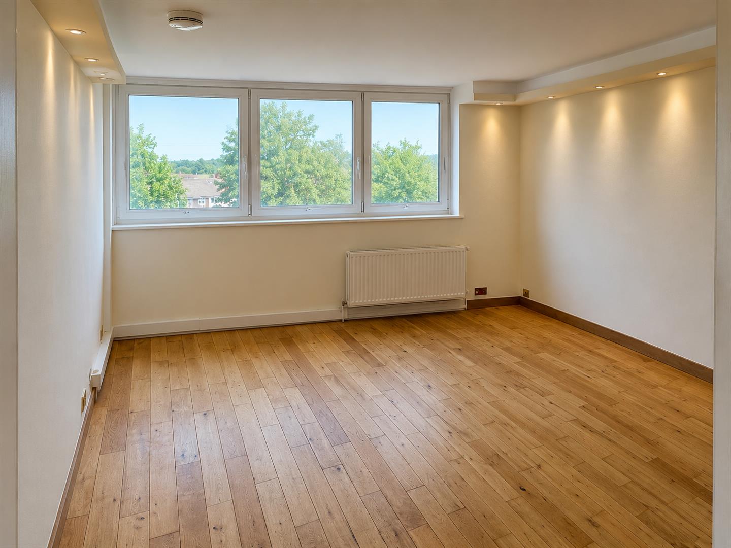 Flat Garsmouth Way in Watford