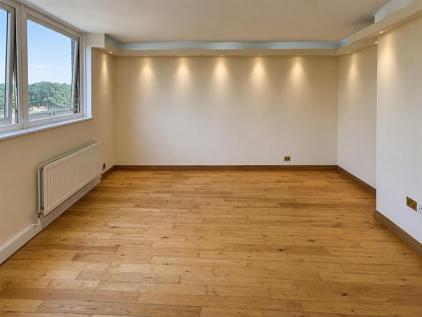 Flat Garsmouth Way in Watford