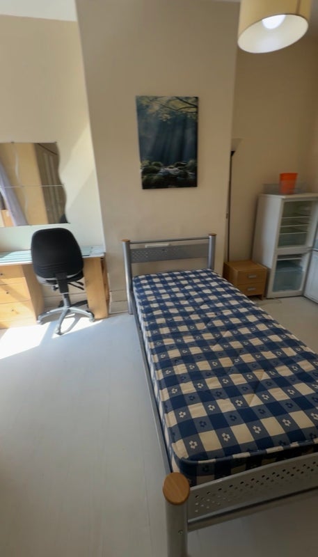 Room Spencer Road in Stoke-on-Trent