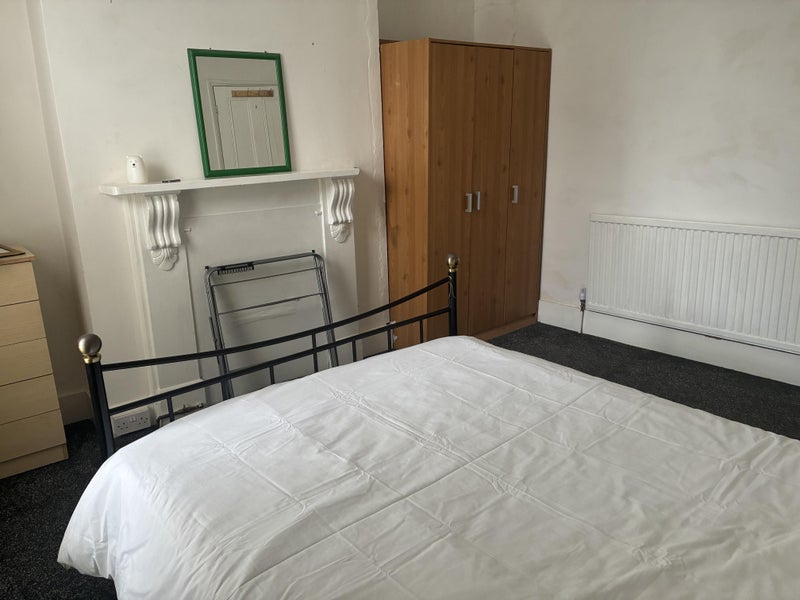 Room Wightman Road in Greater London