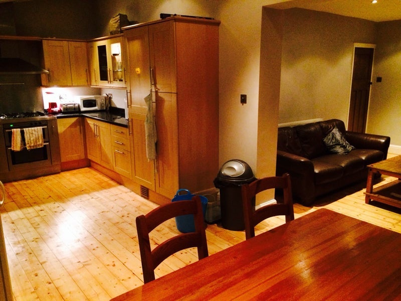 Room Delacourt Road in Manchester