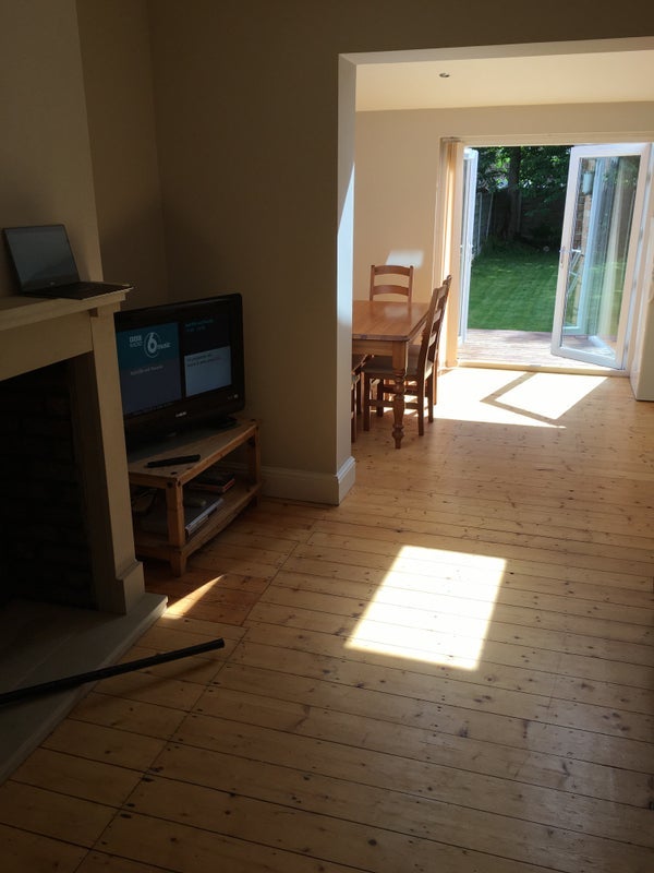 Room Delacourt Road in Manchester