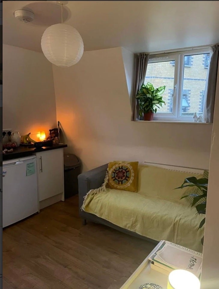 Flat Millers Terrace in Greater London