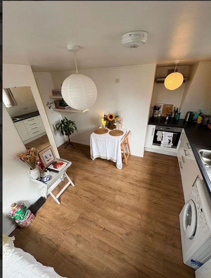 Flat Millers Terrace in Greater London