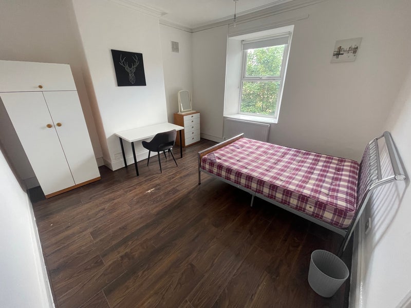 Room Watson Road in Sheffield