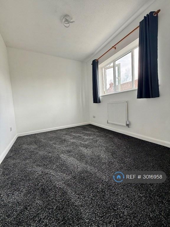 Flat Countess Road in Northampton