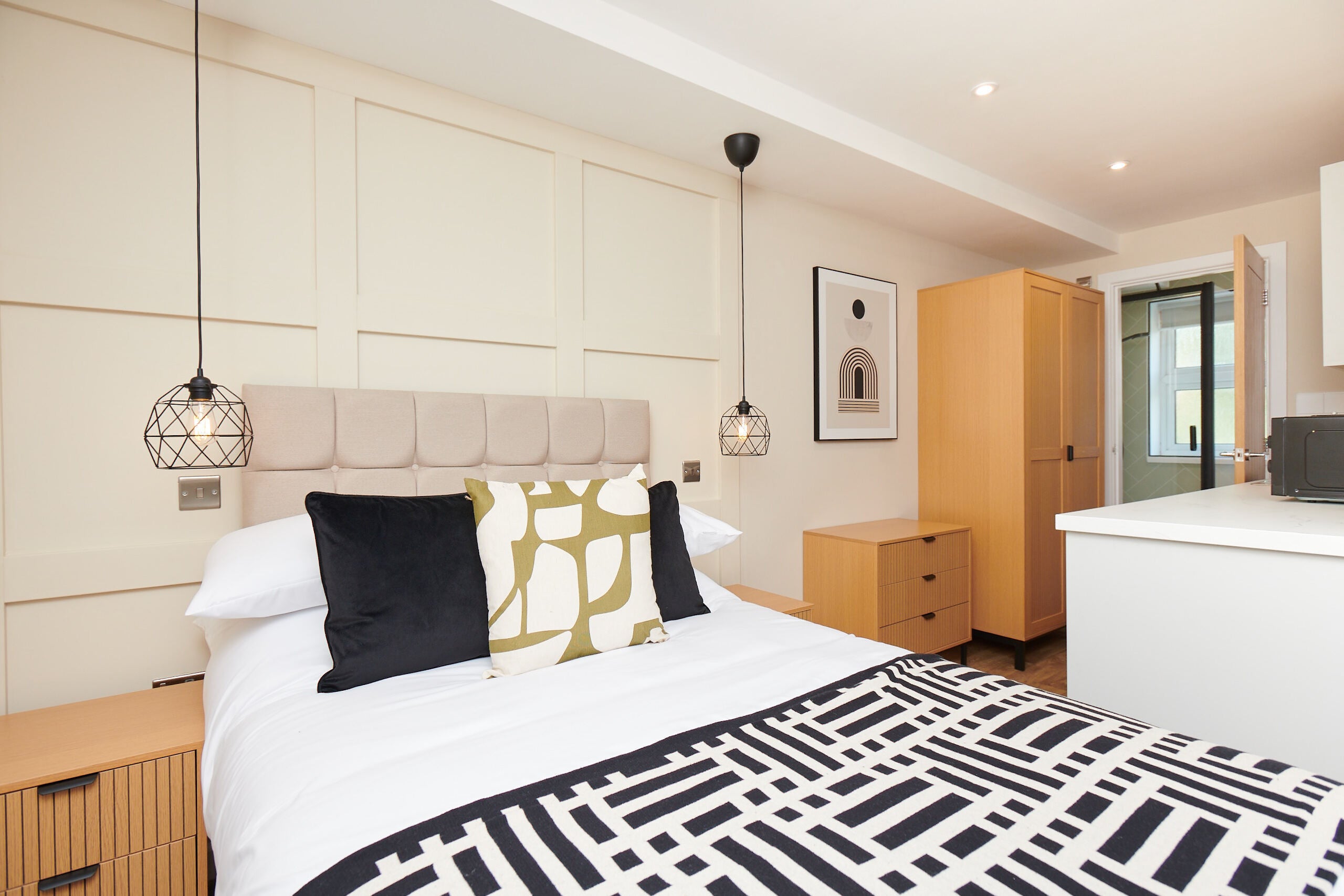 Room Lord Haddon Road in Erewash