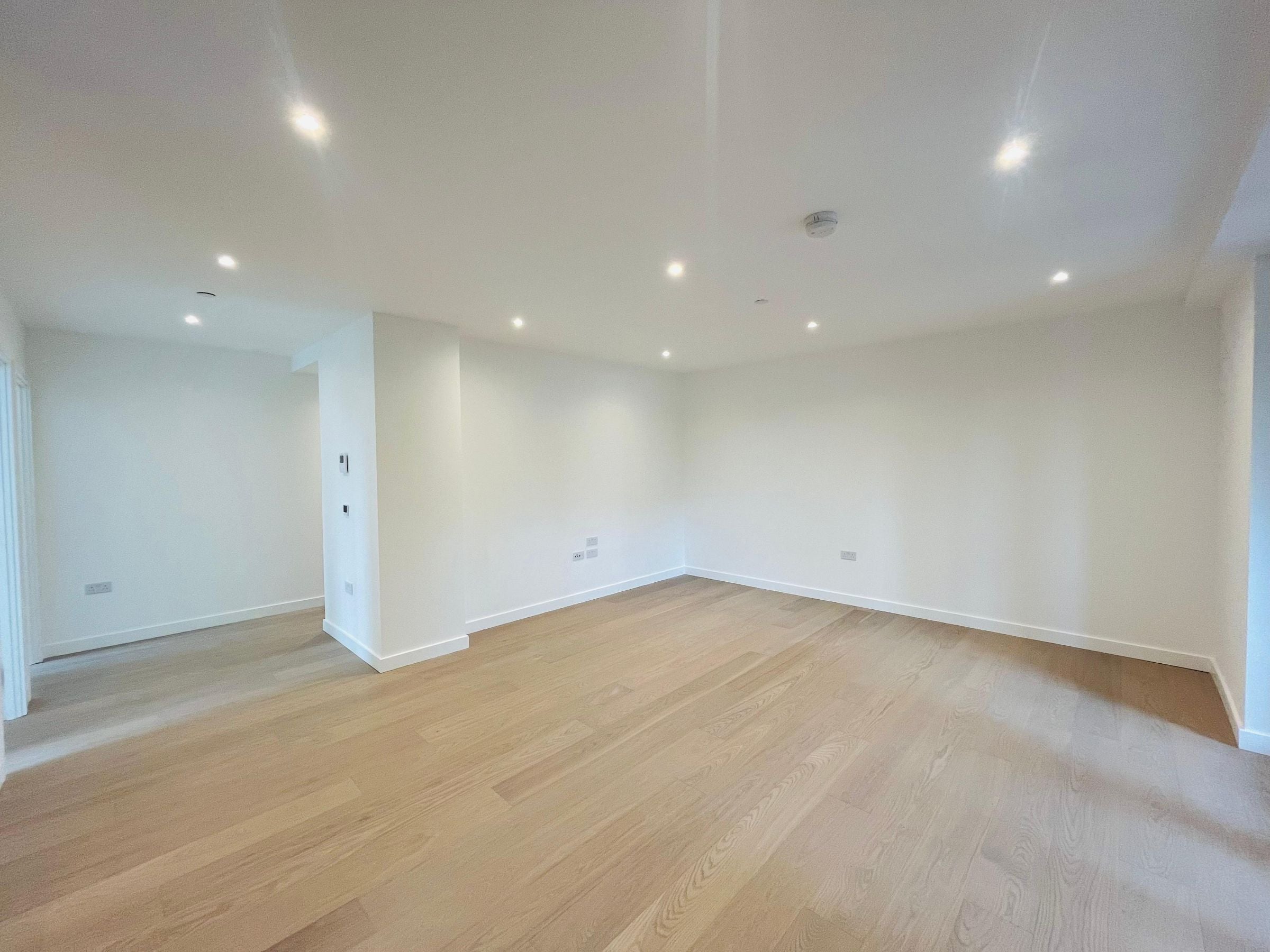 Flat Fifth Way in Greater London