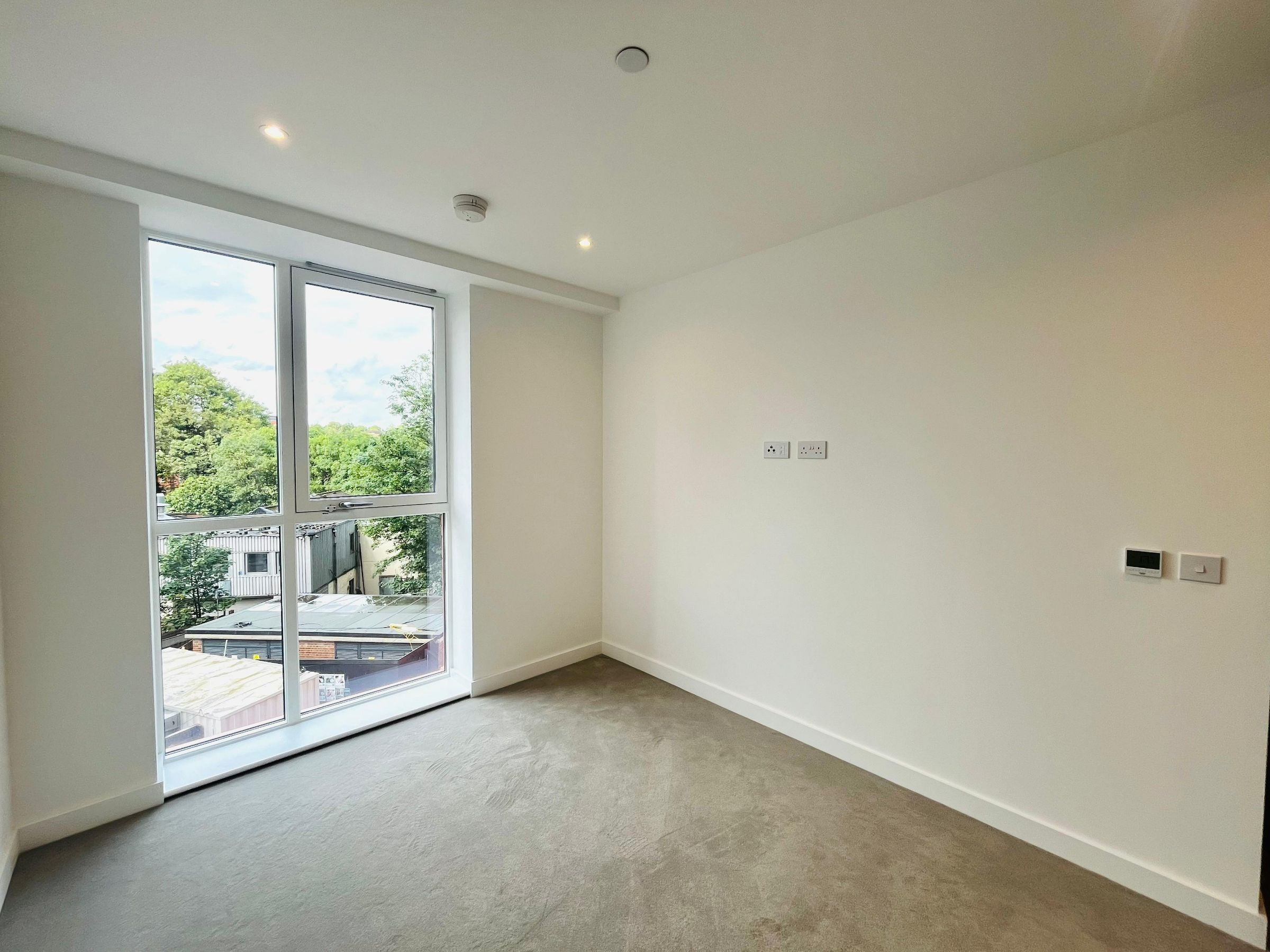 Flat Fifth Way in Greater London