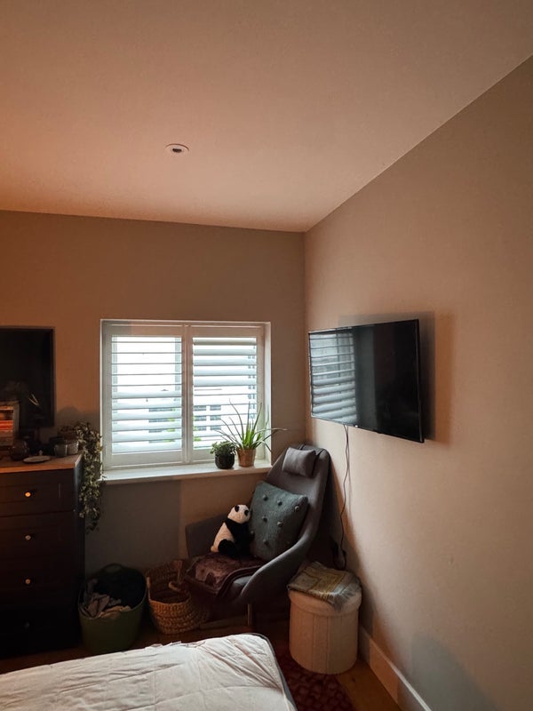 Room Allied Way in Greater London