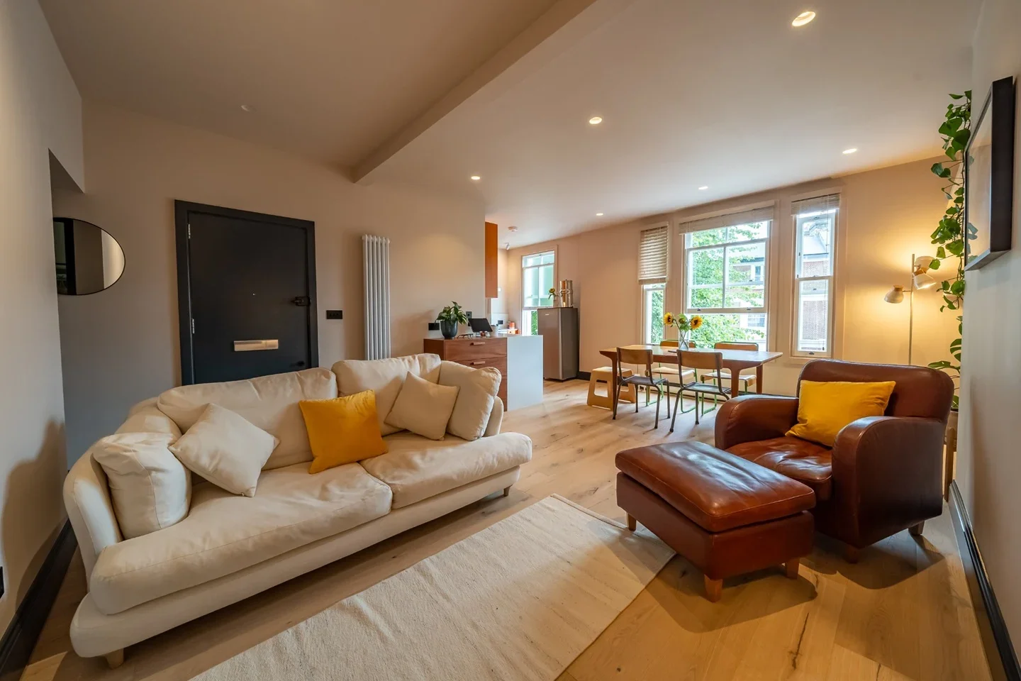 Flat Pemberton Gardens in Greater London