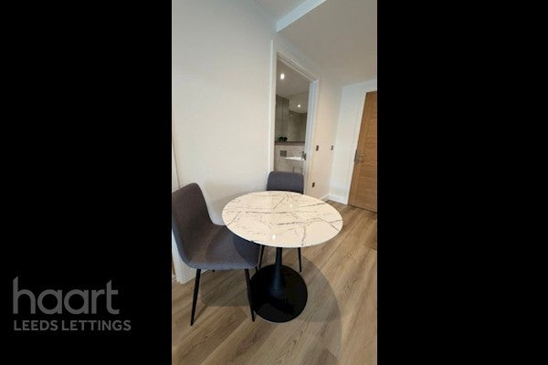 Flat Richmond Hill Approach in Leeds