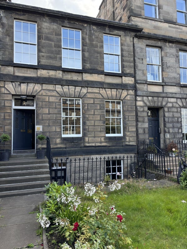 Flat Queensferry Street in City of Edinburgh