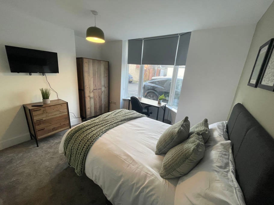Room Easson Road in Darlington