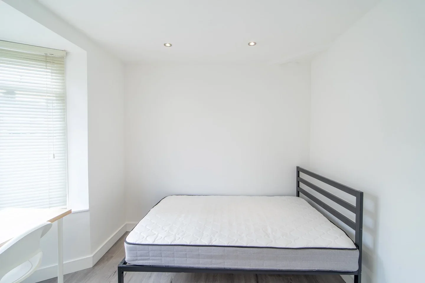 Room Heathway in Greater London