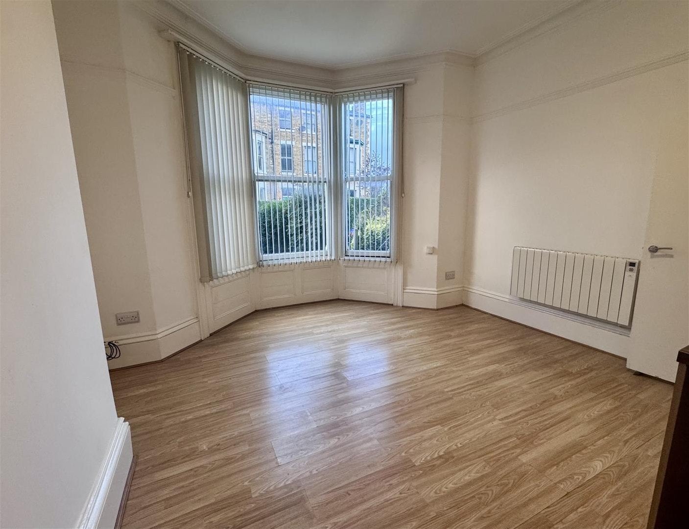 Flat Cromwell Terrace in Scarborough